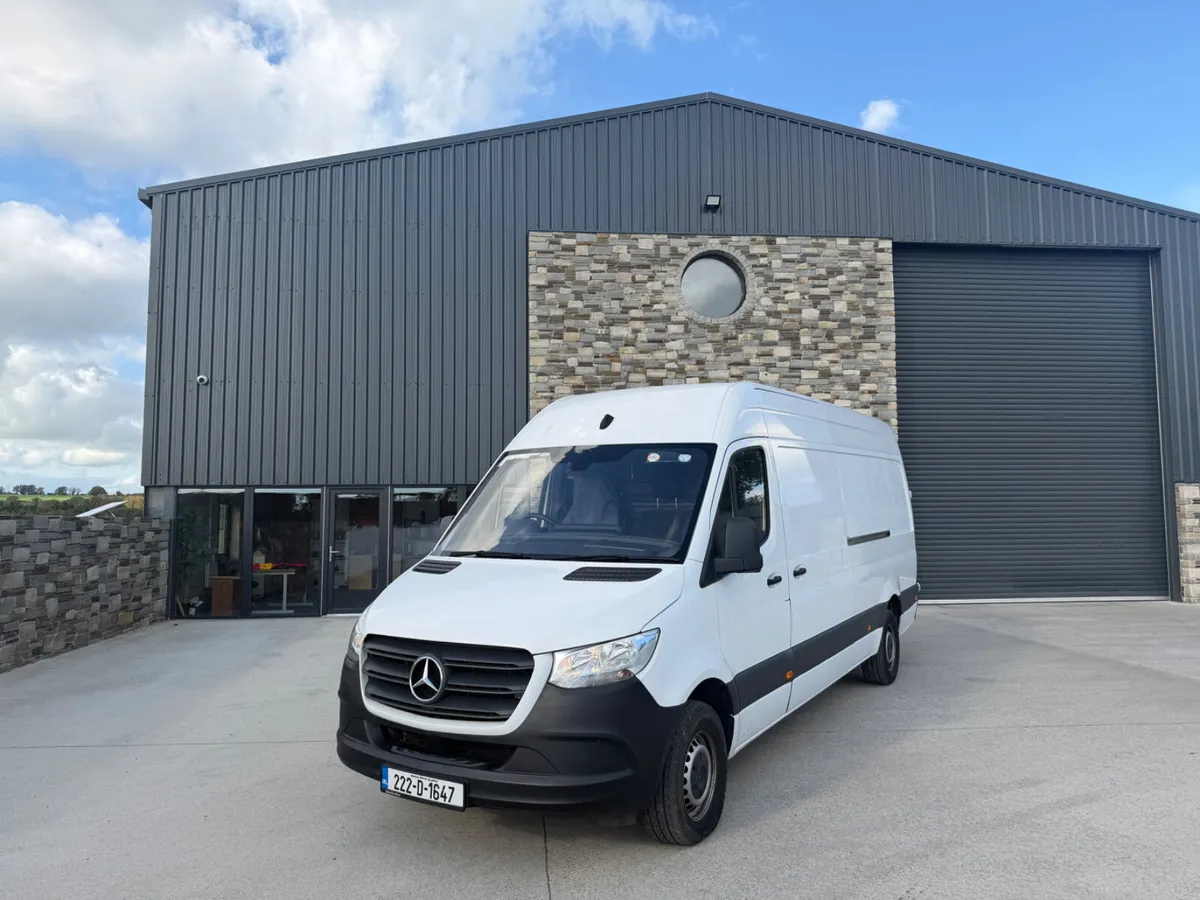 Mercedes-Benz Sprinter 2022 - Image 2