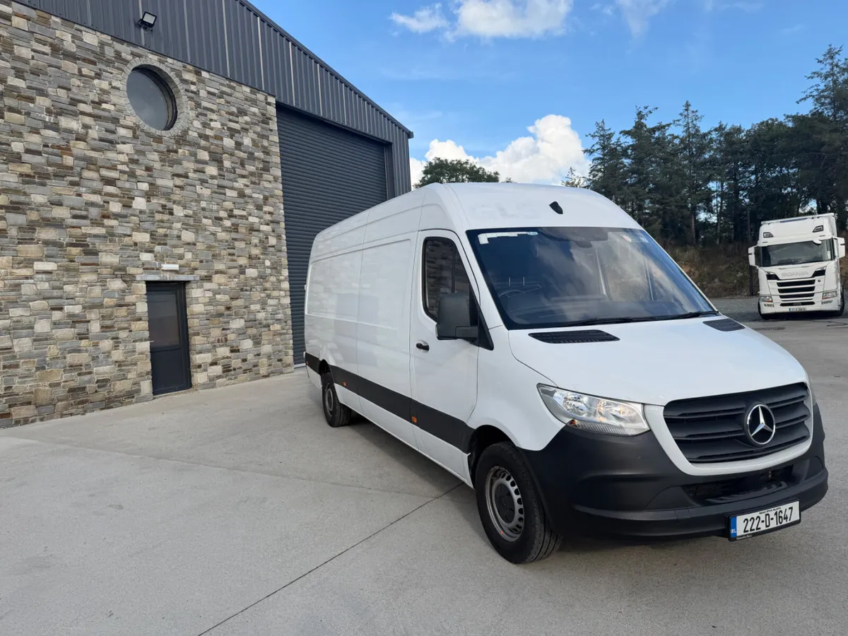 Mercedes-Benz Sprinter 2022 - Image 3