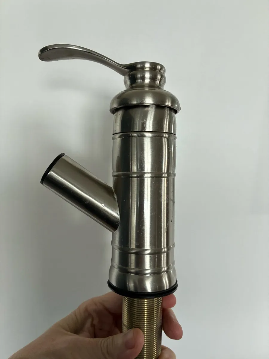 Kitchen bar sink faucet - Image 1