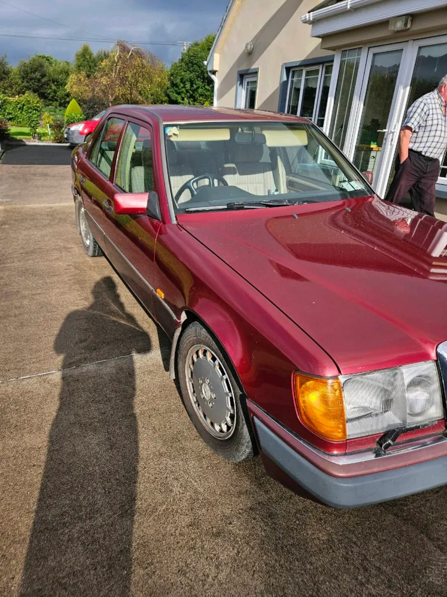 Mercedes  w123   230 - Image 1