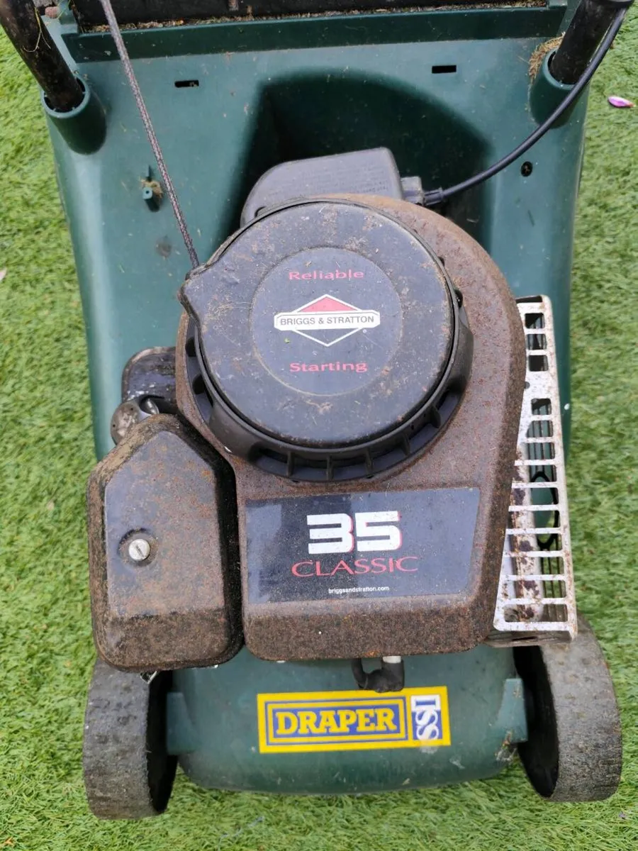 Petrol lawn mower - Image 2