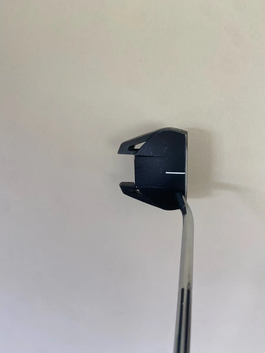 Left handed spider GT putter - Image 1