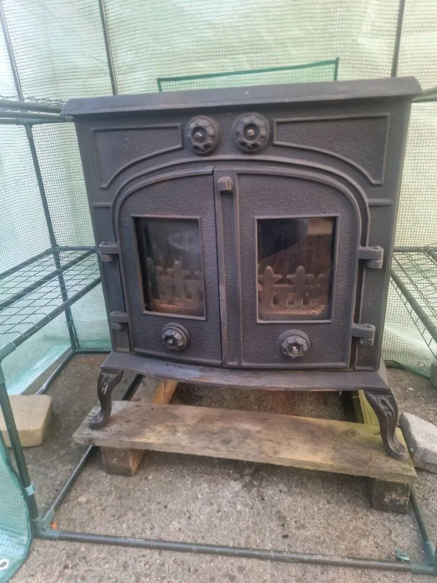 Stove with back boiler - Image 1
