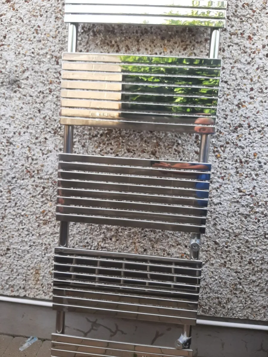 Chrome towel rail - Image 1