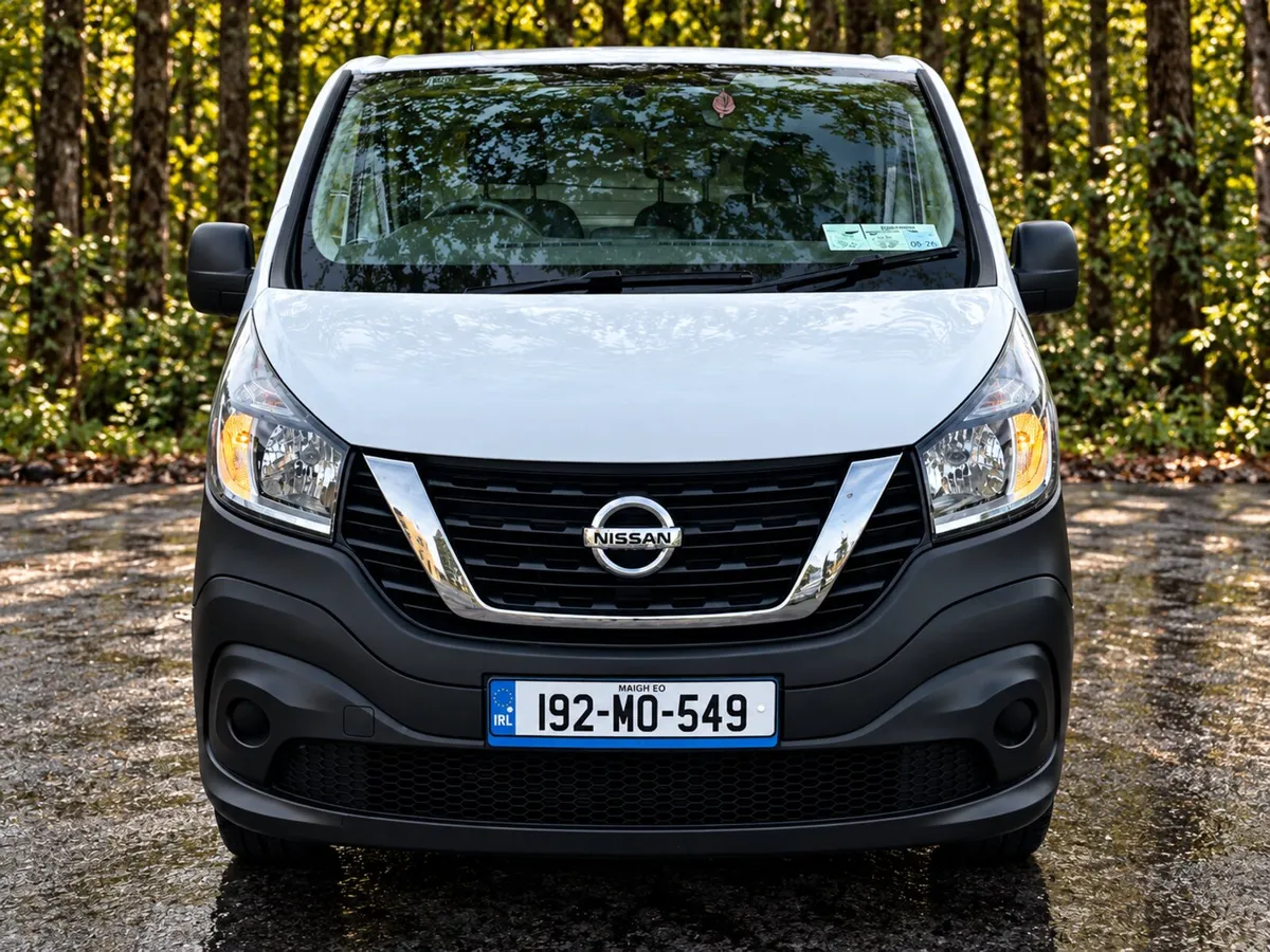 192 NISSAN NV300 SWB 1.6 - NEW CVRT - 1 OWNER - Image 3