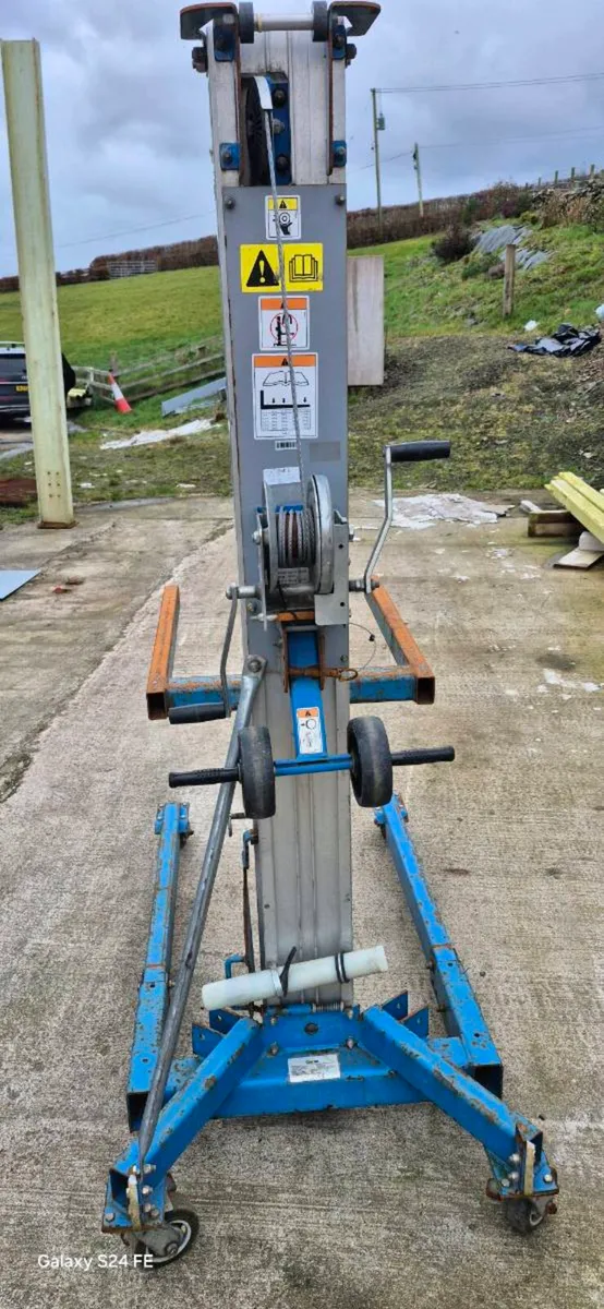 Genie Material Lift Hoist - Image 2
