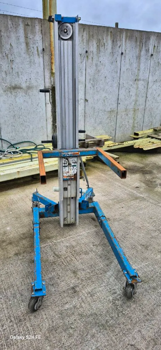 Genie Material Lift Hoist - Image 3