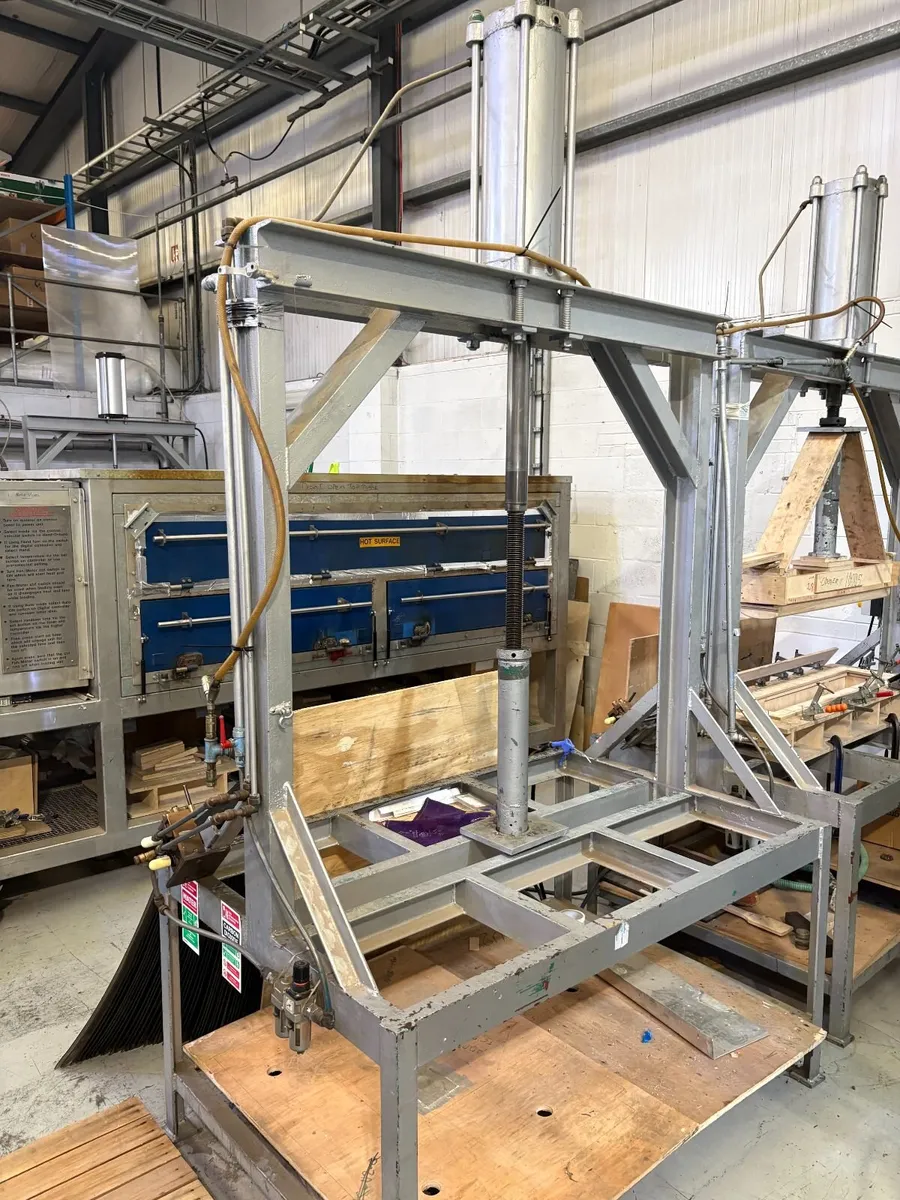 Pneumatic Press – Heavy Steel Frame - Image 1