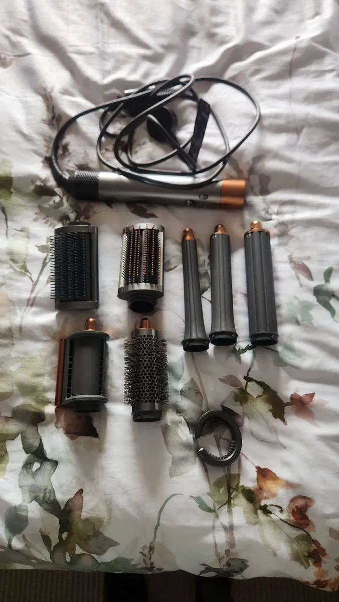 Dyson air wrap hairdryer - Image 2