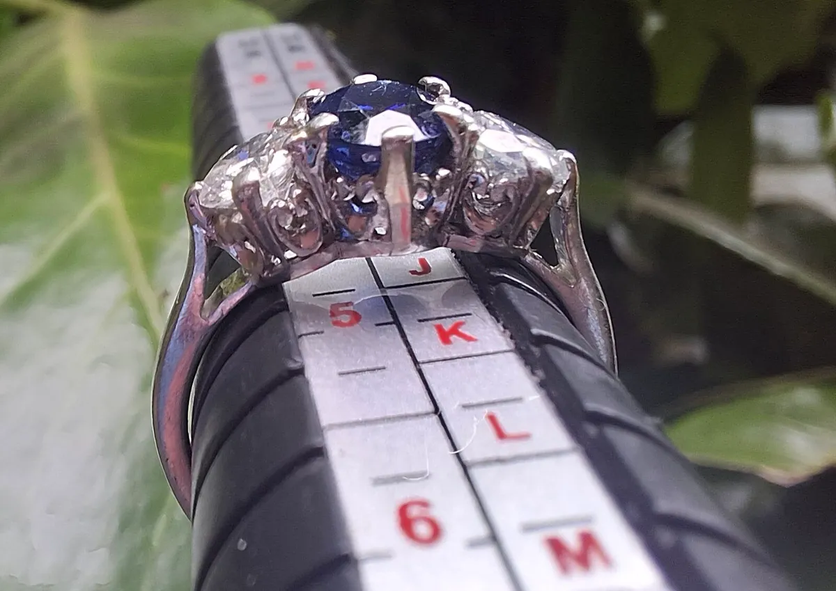 Diamond Sapphire Platinum Ring - Image 4
