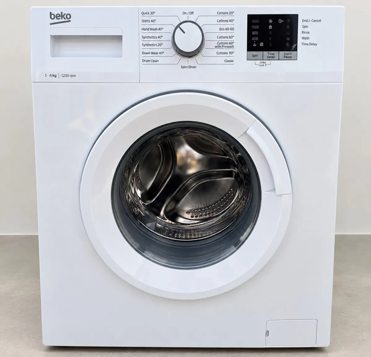 Washing machine - Image 1