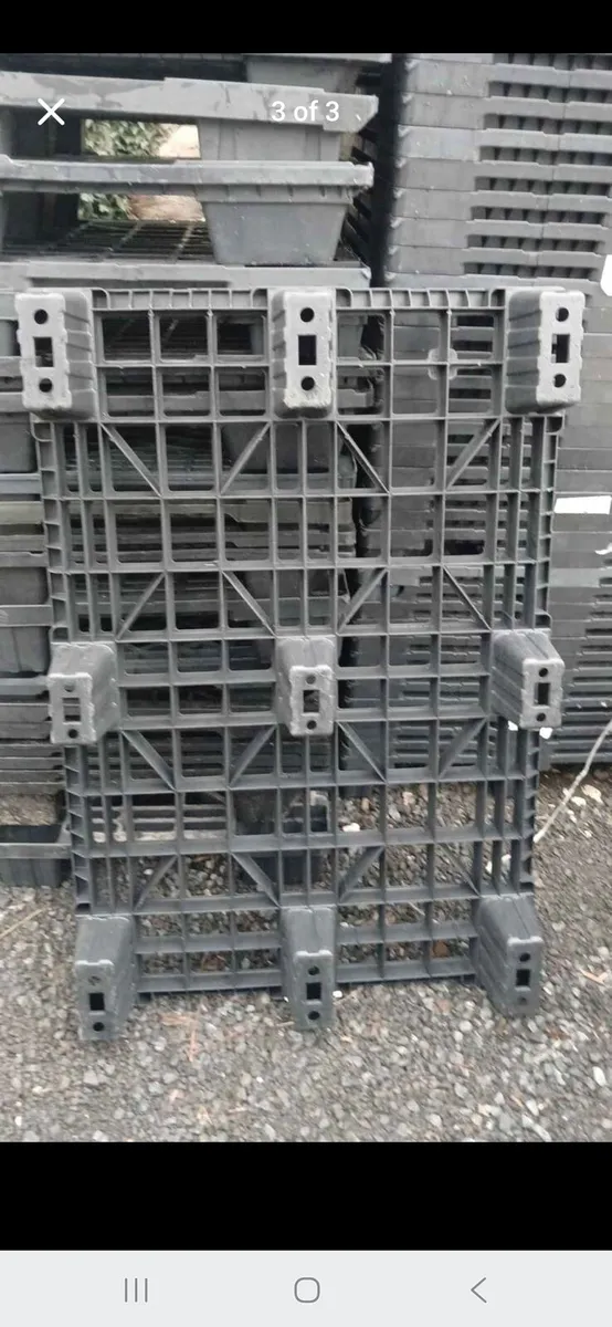 Heavy Duty Plastic Pallets - Image 2