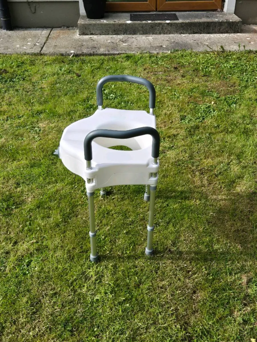 Toilet seat riser - Image 2