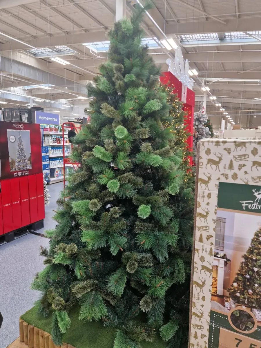 Christmas tree - Image 3