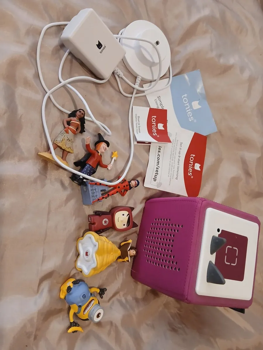 Tonie box & figures - Image 1