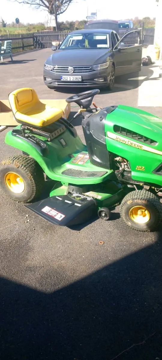 John deer tractor mower - Image 4
