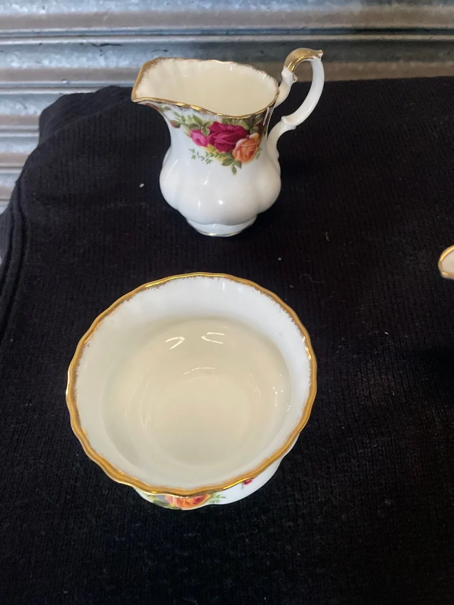 Original Old country rose teapot & jug & bowl - Image 2
