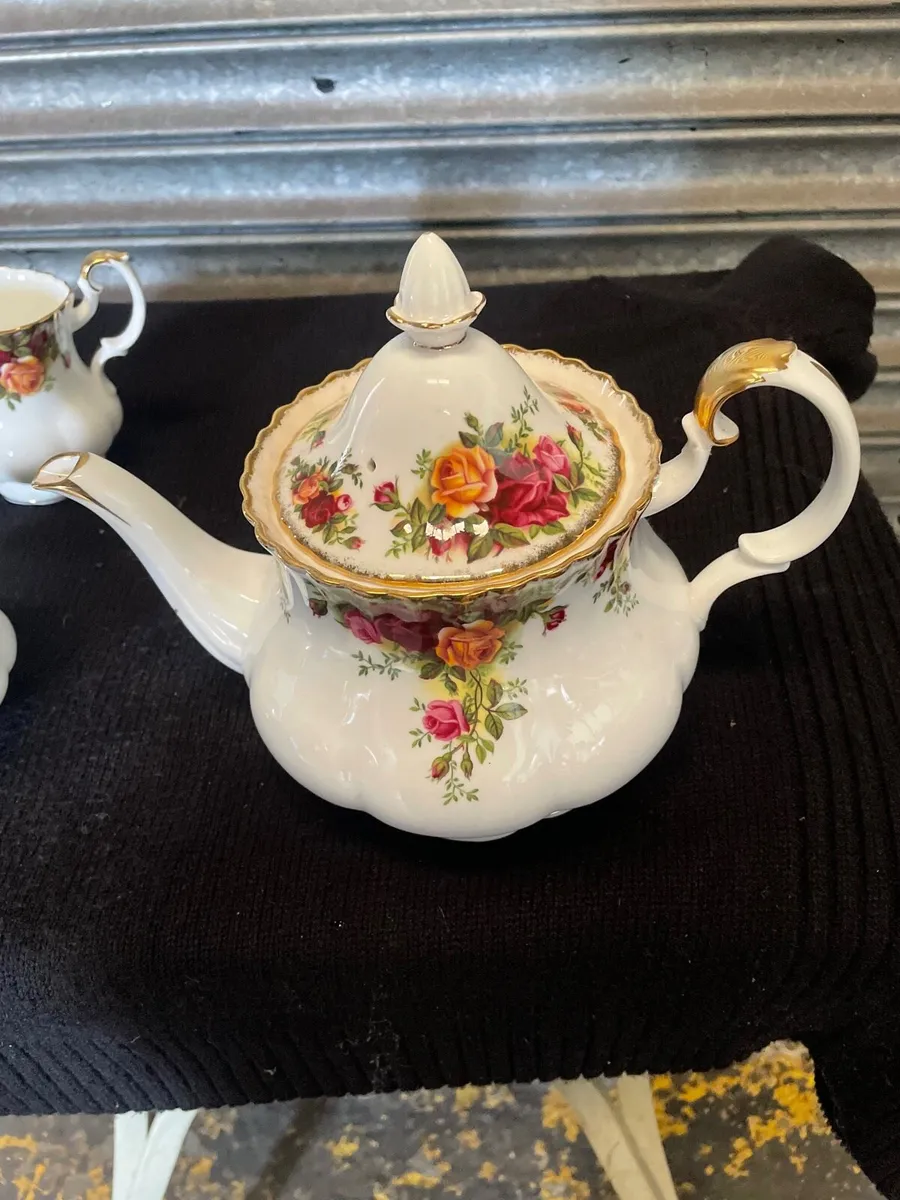 Original Old country rose teapot & jug & bowl - Image 4