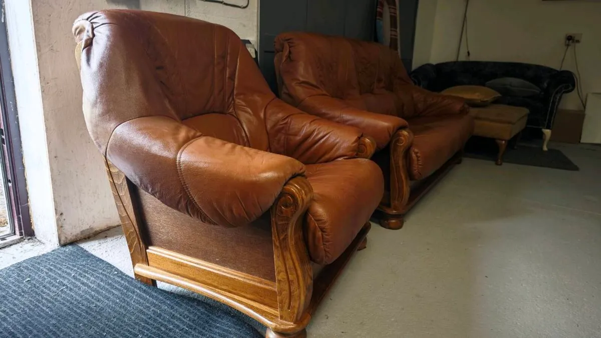 Leather 3 seater sofa and chair - Image 2