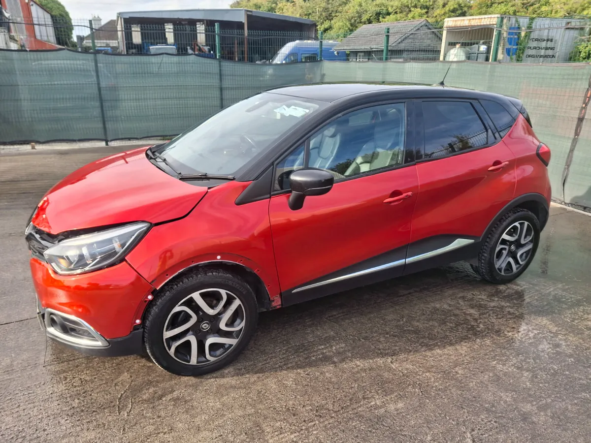 171 Renault Captur  Signature  Automatic - Image 1