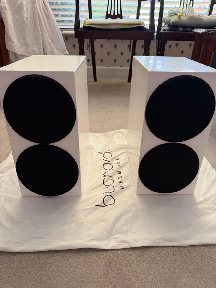 Buchardt Audio P300 Bookshelf Speakers - Image 1