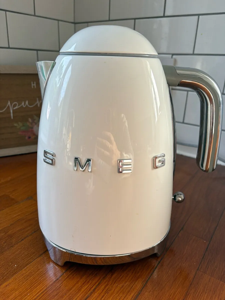 Smeg Kettle - Image 1