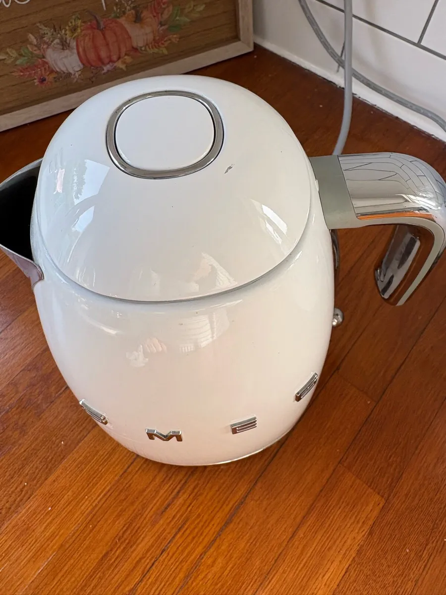 Smeg Kettle - Image 4