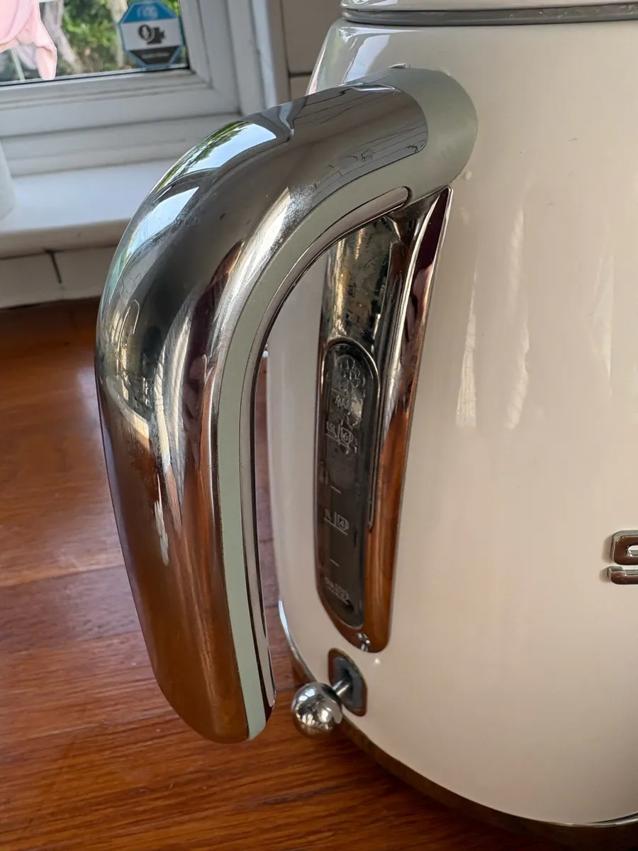 Smeg Kettle - Image 3