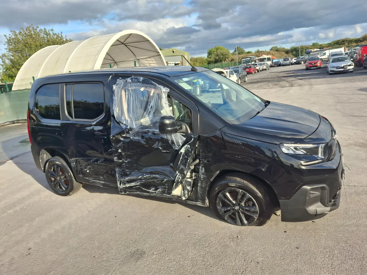 242 Citroen Berlingo DS Wheelchair accessible van - Image 3