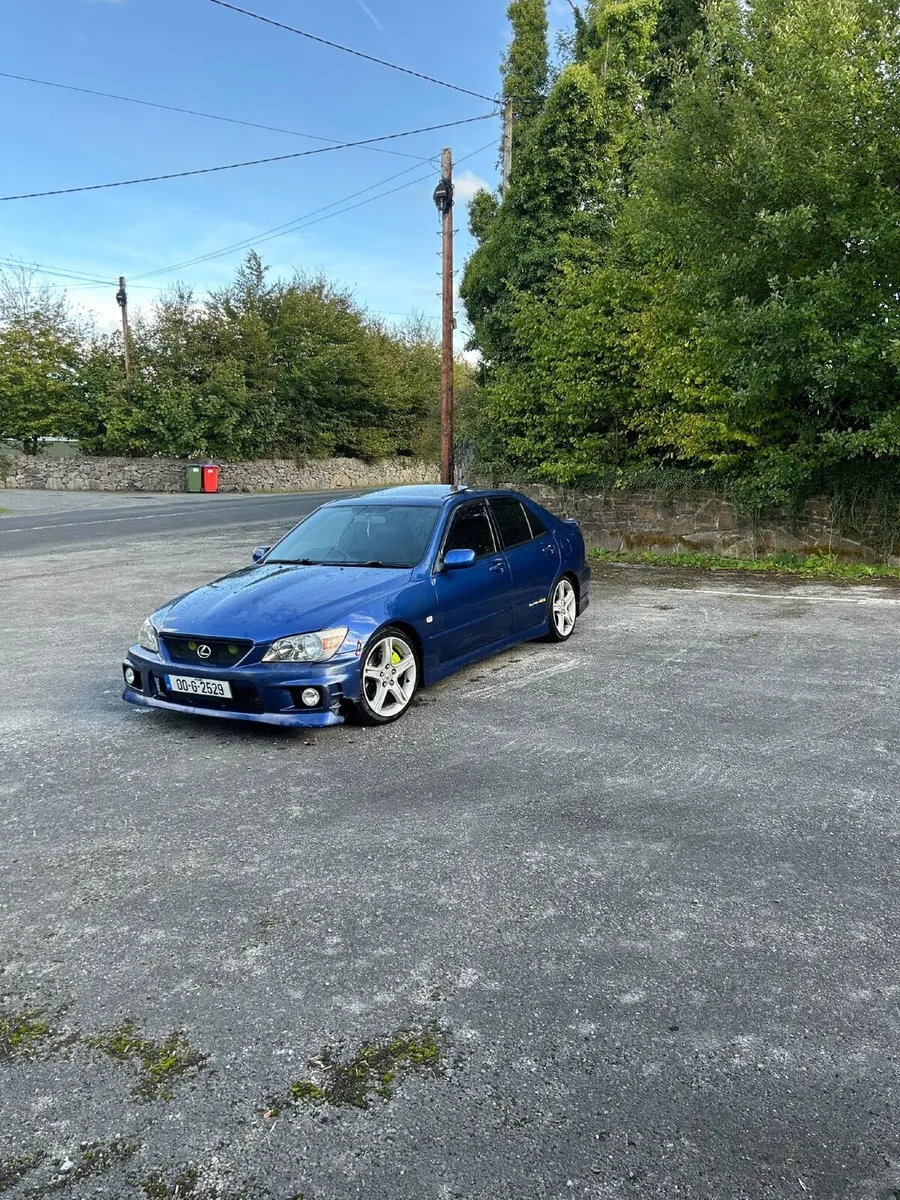 Lexus is 200 - Image 2