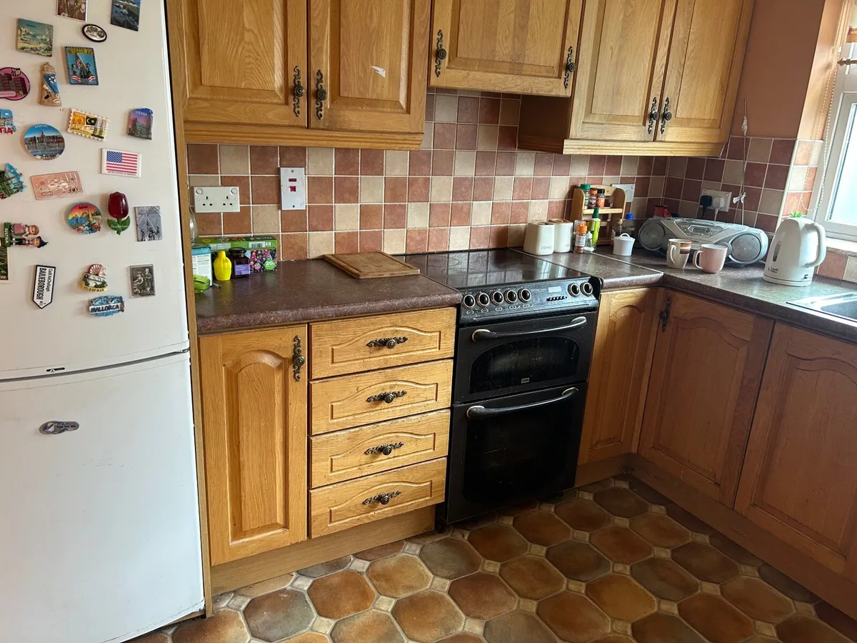 Kitchen cabinets, sink and worktop. - Image 4