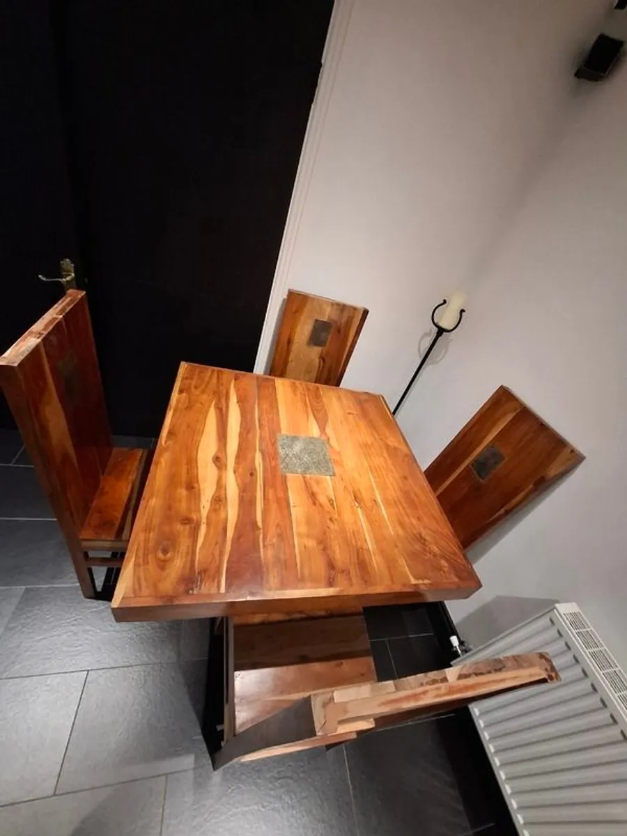 Solid wood table and 4 chairs - Image 2