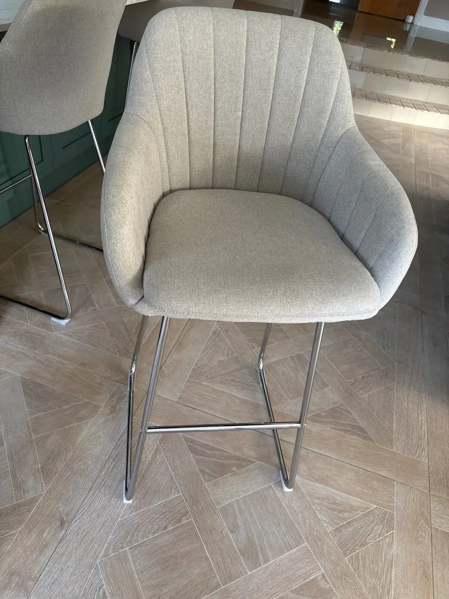 Bar stool - Image 1