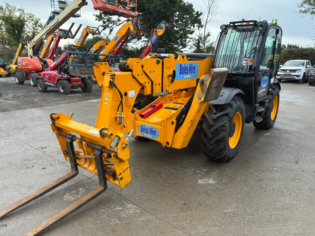 2022 JCB 540 180 - Image 2