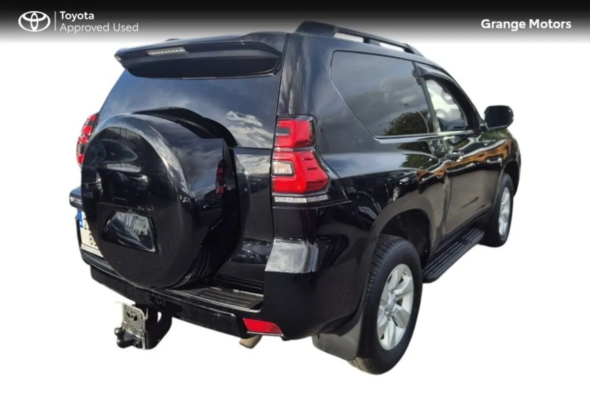 Toyota Land Cruiser 2.8 SWB COMMERCIAL AUTO - Image 3