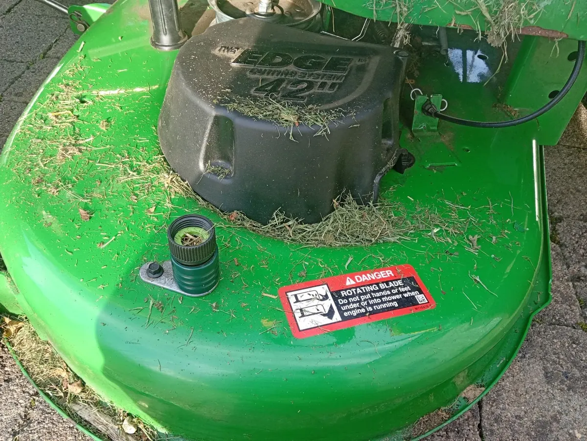 John deere ride on lawnmower - Image 2
