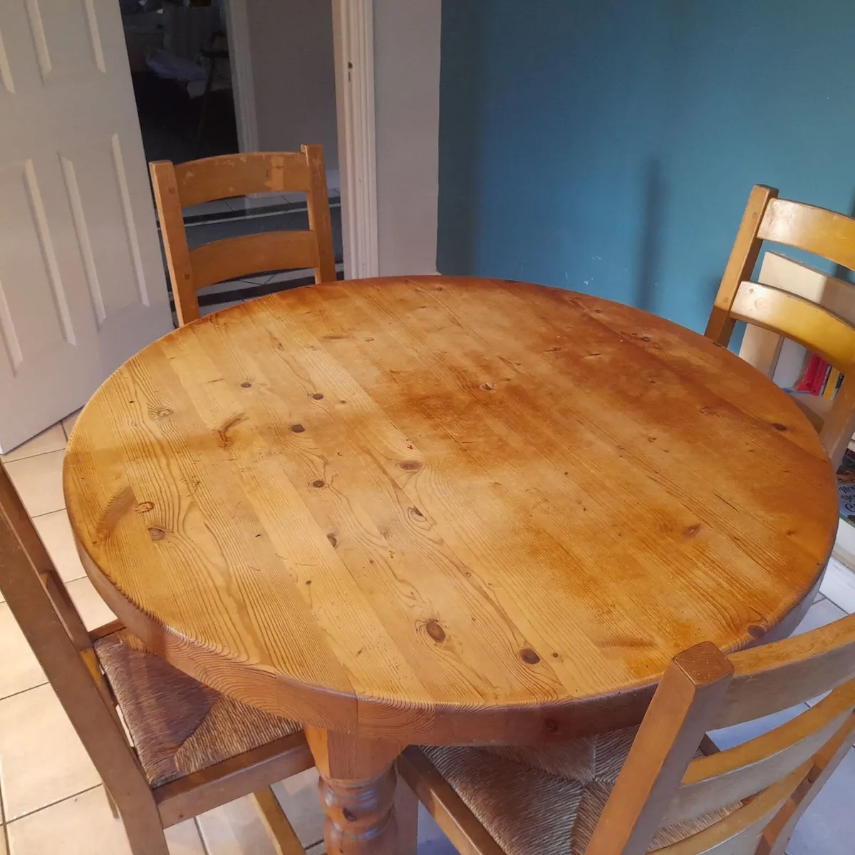 Dining room table and chairs - Image 3