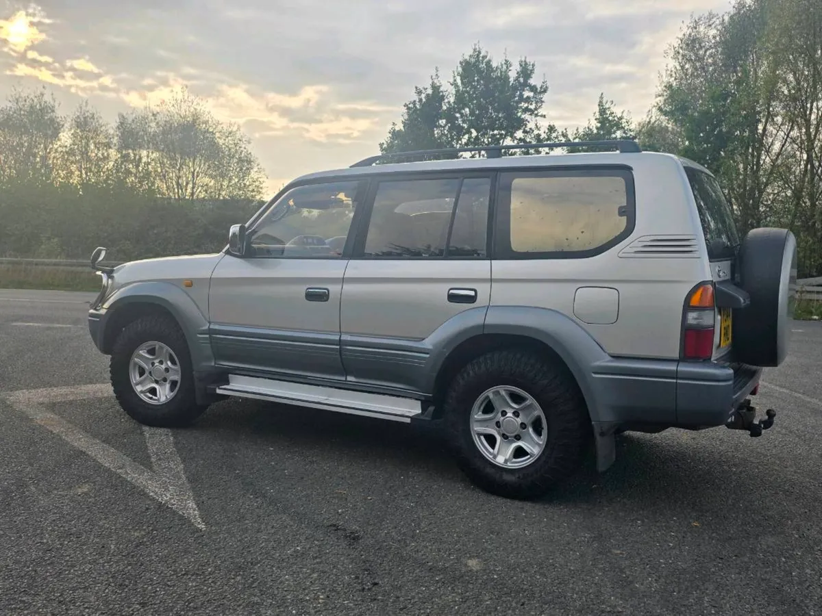 TOYOTA LANDCRUISER PRADO - Image 4