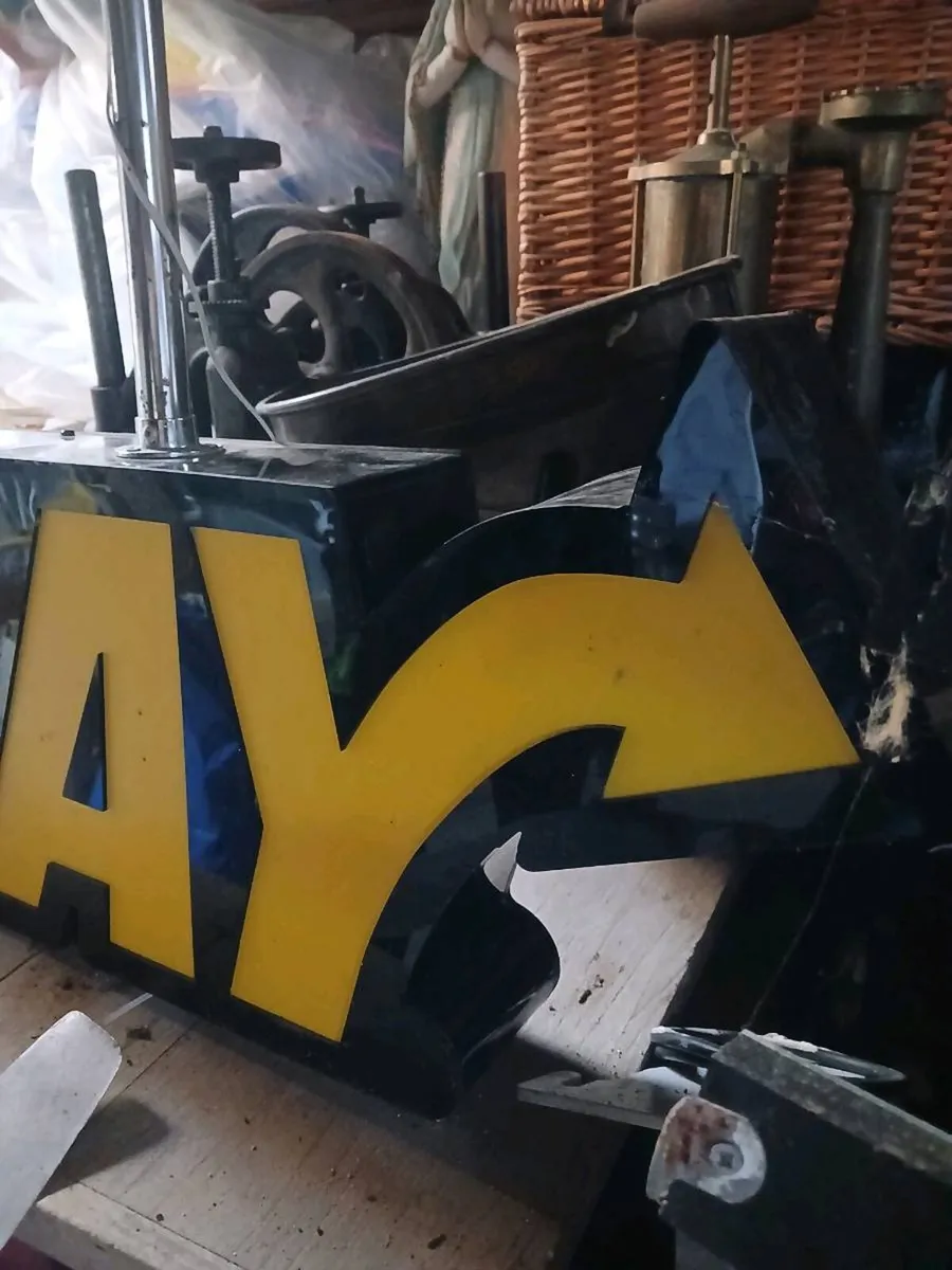 Large subway sign - Image 3