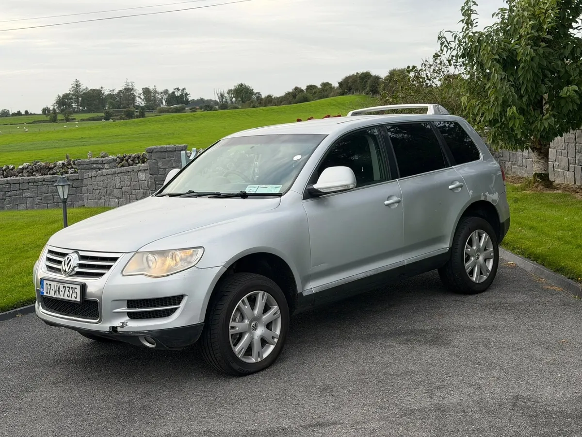 07 VOLKSWAGEN TOUAREG AUTO 2 SEAT COMMERCIAL - Image 2