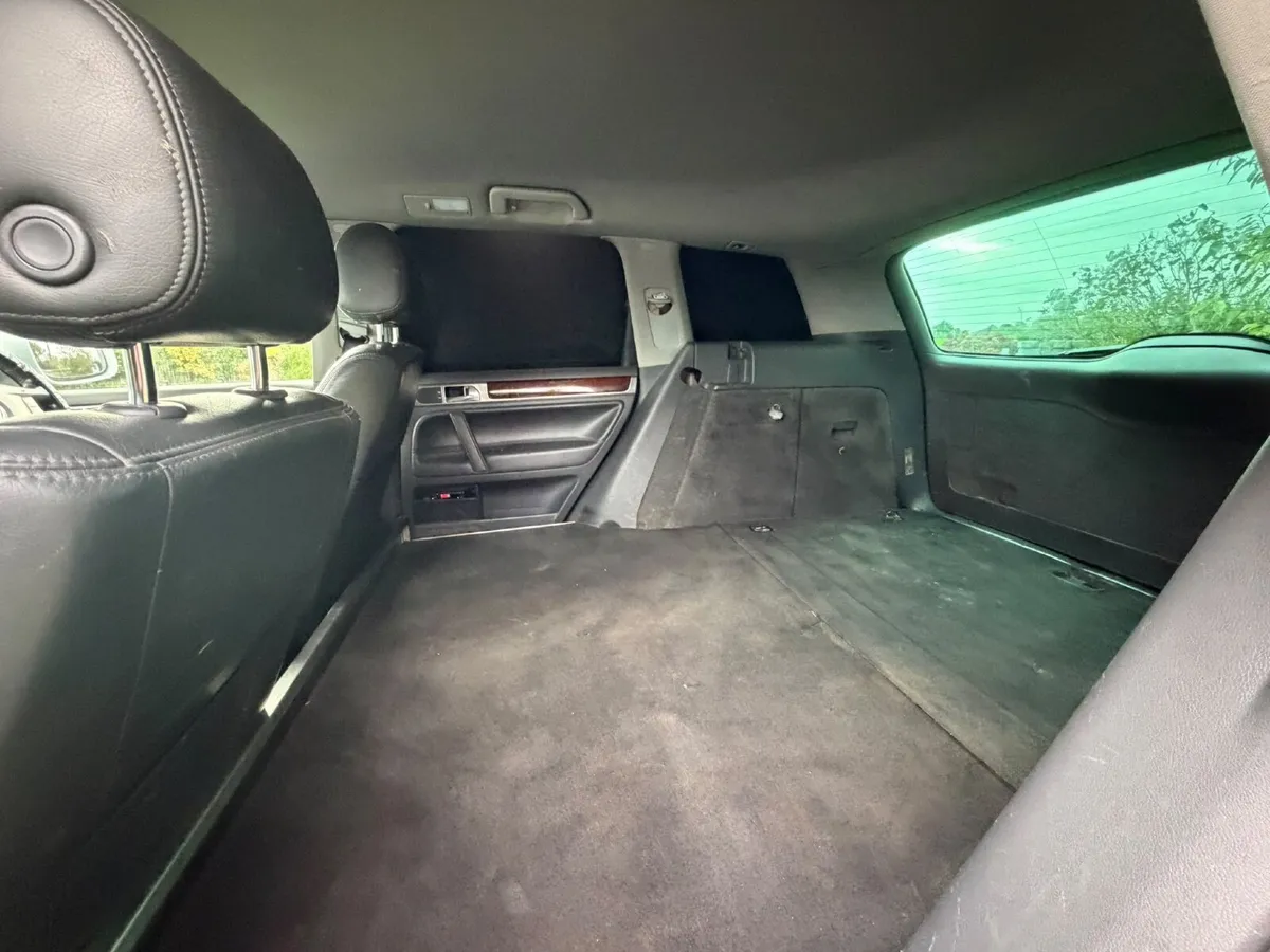 07 VOLKSWAGEN TOUAREG AUTO 2 SEAT COMMERCIAL - Image 3