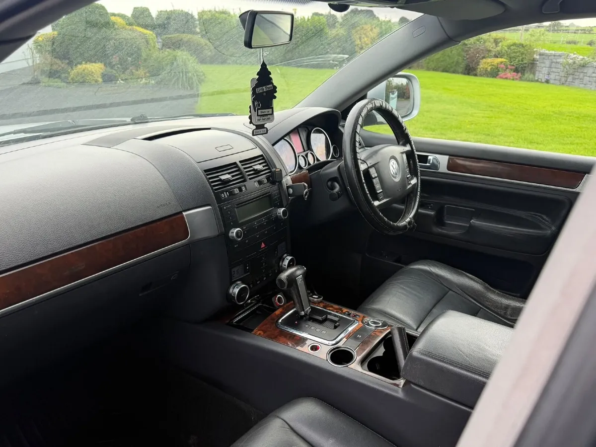 07 VOLKSWAGEN TOUAREG AUTO 2 SEAT COMMERCIAL - Image 4