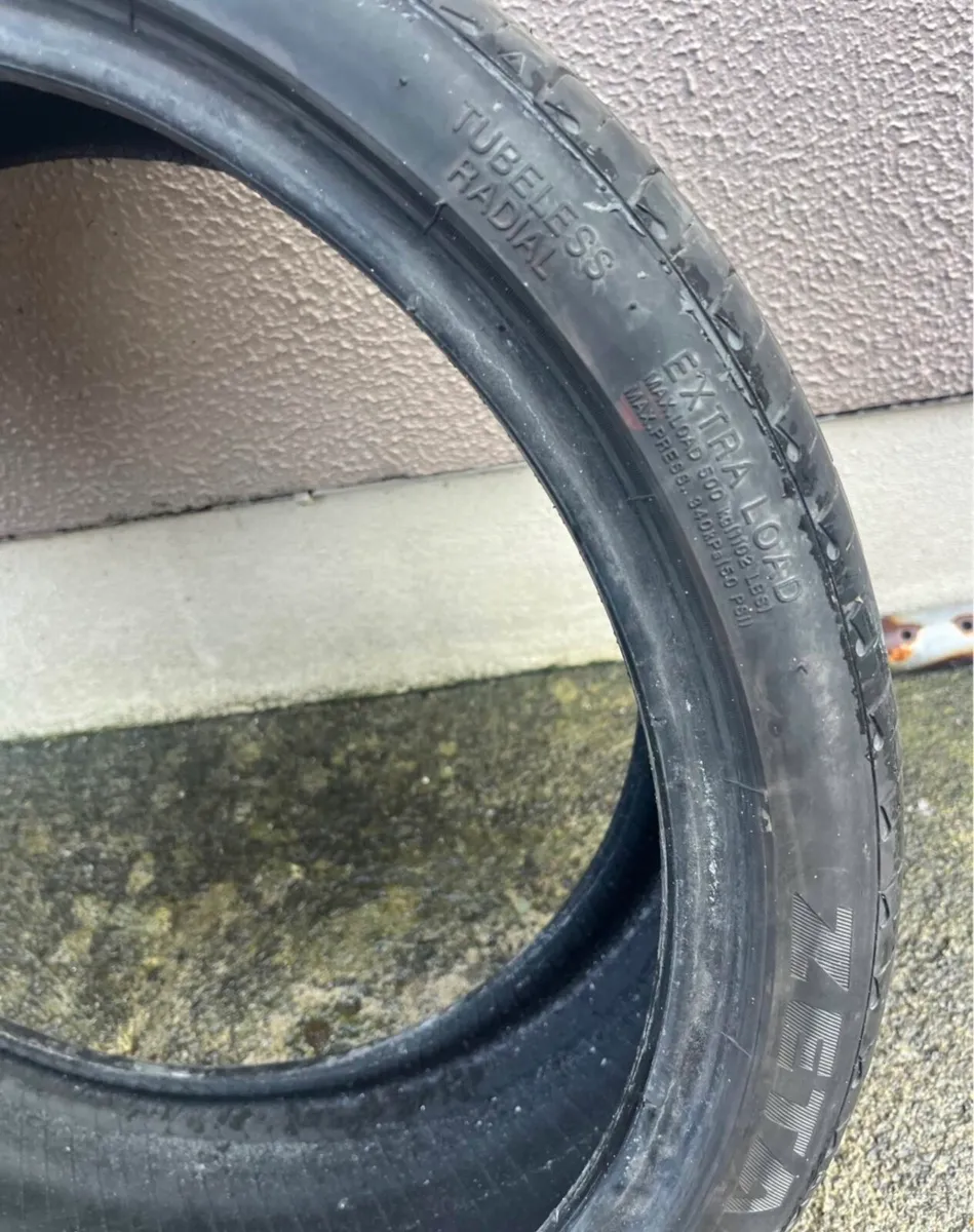 215/35ZR18 Tyre - Image 3