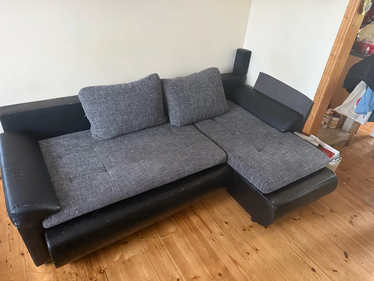 Free Pull out sofa bead - Image 1
