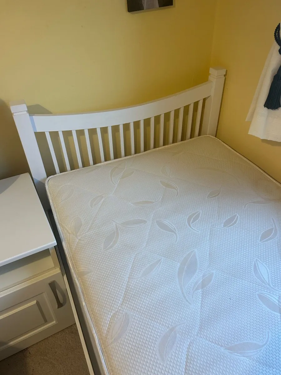 Single Beds x2 - Image 3
