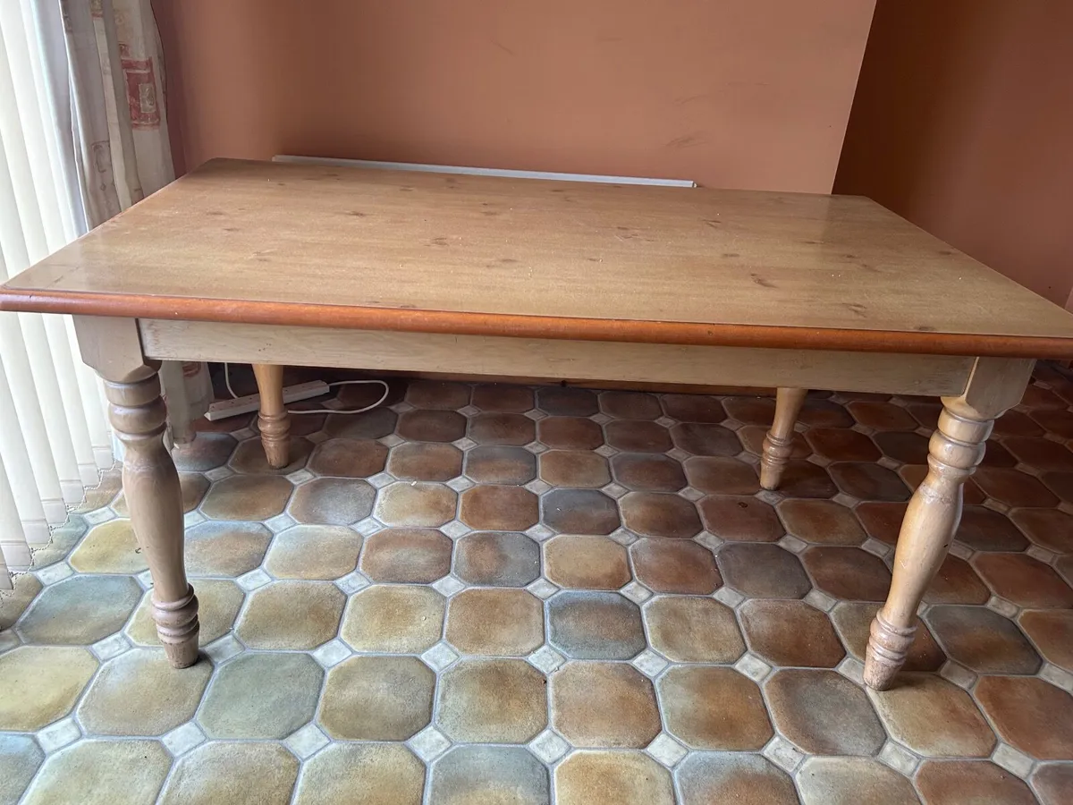Dining table & chairs - Image 3