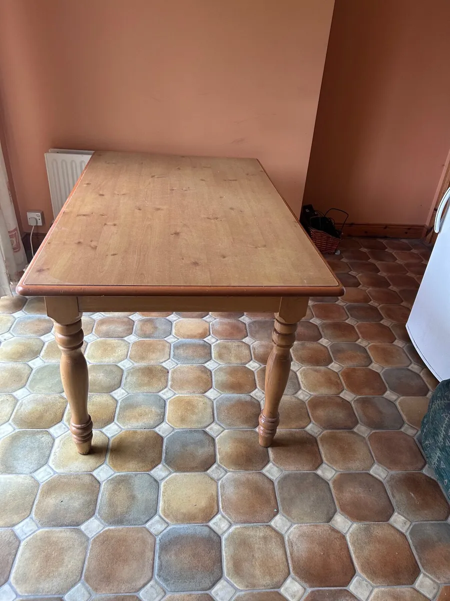 Dining table & chairs - Image 4