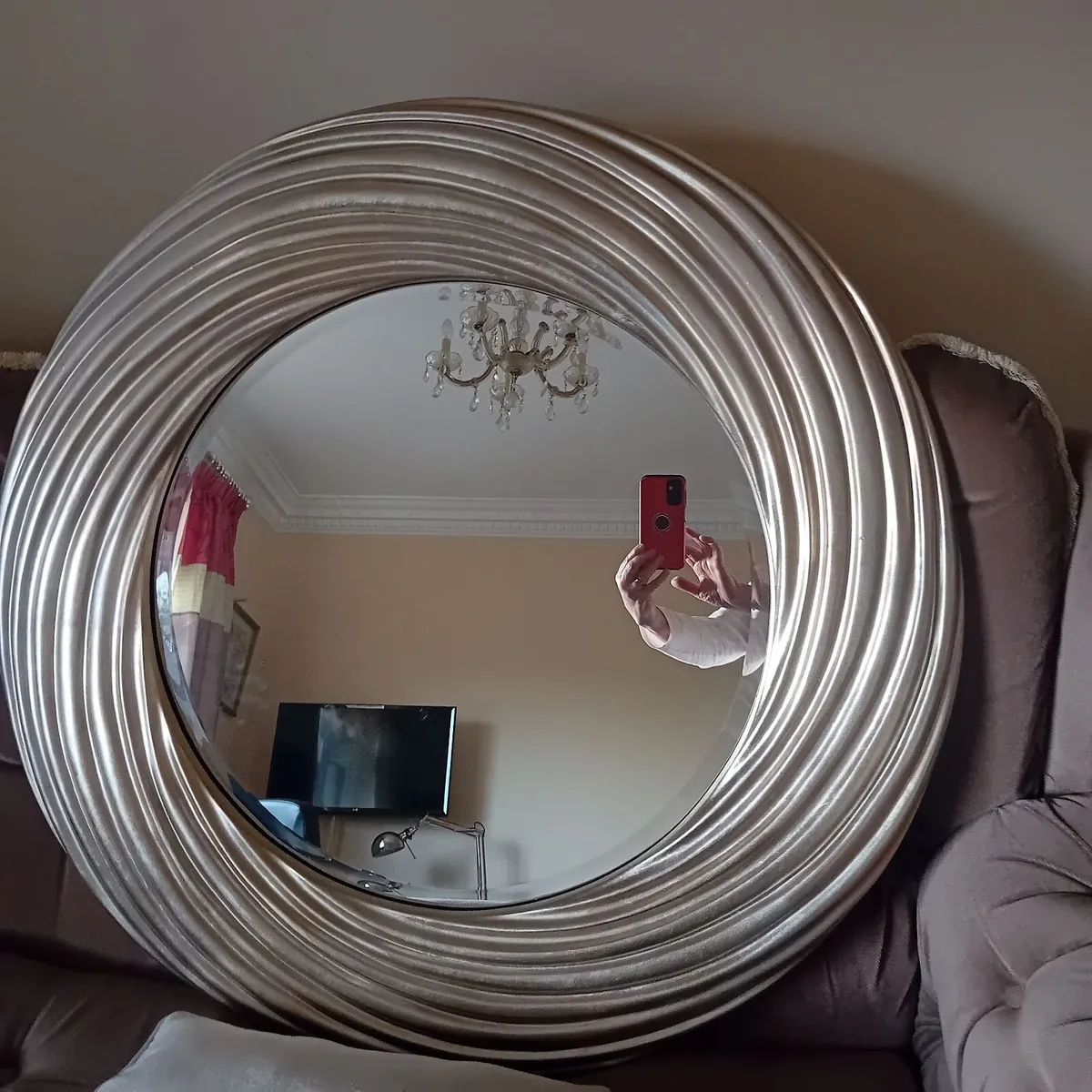 Wall mirror