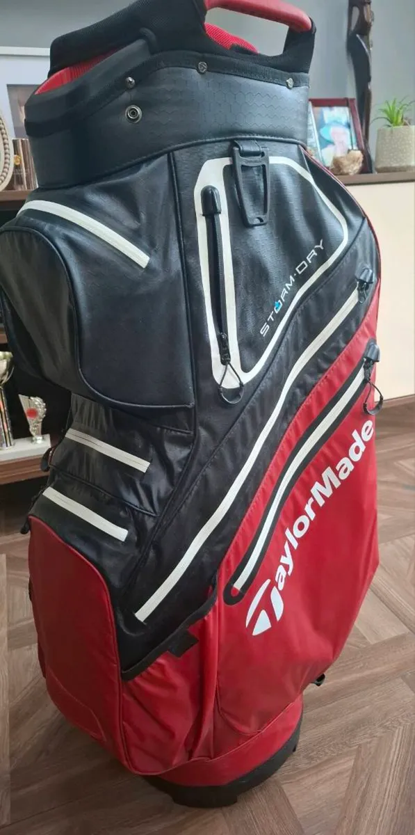 TAYLORMADE STORM DRY CART BAG - Image 1
