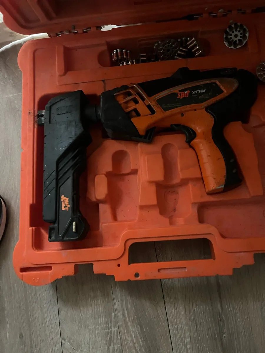 Paslode spit gun P560 - Image 2